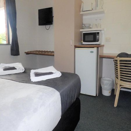 טאונסביל Banjo Paterson Motor Inn מראה חיצוני תמונה
