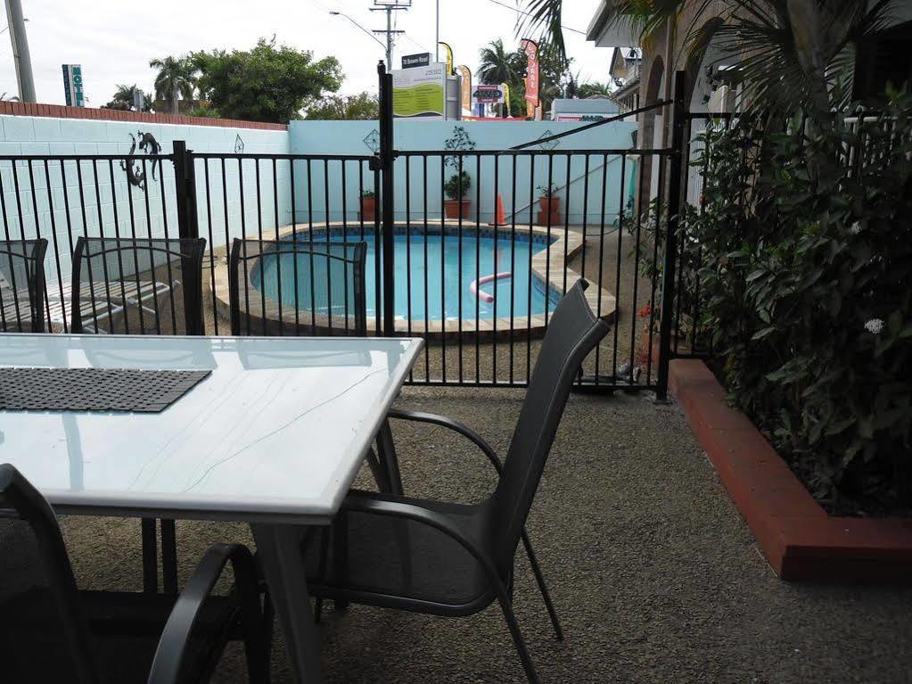 טאונסביל Banjo Paterson Motor Inn מראה חיצוני תמונה