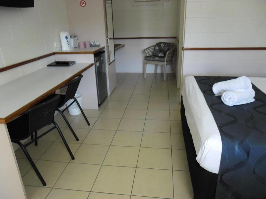 טאונסביל Banjo Paterson Motor Inn מראה חיצוני תמונה